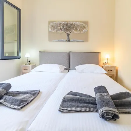 アパート Marilena