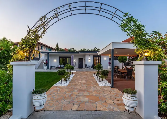 Апартаменты Marilena *